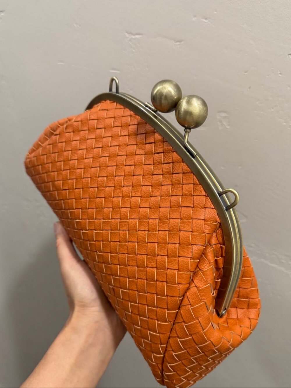 Orange Woven Leather Handmade Kisslock Bag, Vintage Cowhide Crossbody - Picture 9 of 16